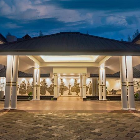 Contour Backwaters Hotel Resort & Convention Centre Rāmankari Exterior photo