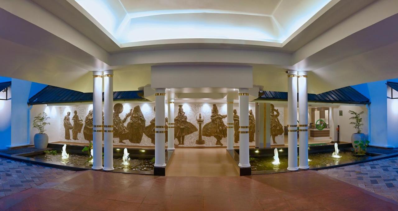 Contour Backwaters Hotel Resort & Convention Centre Rāmankari Exterior photo