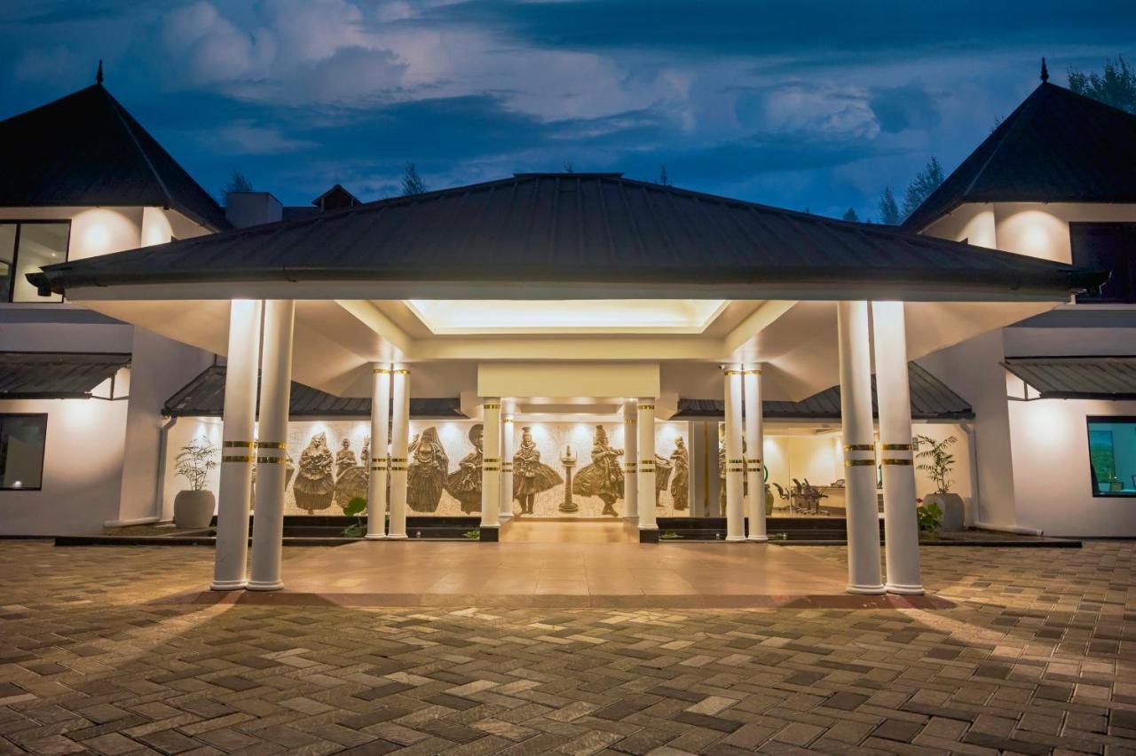 Contour Backwaters Hotel Resort & Convention Centre Rāmankari Exterior photo