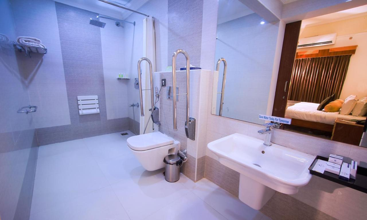 Contour Backwaters Hotel Resort & Convention Centre Rāmankari Exterior photo